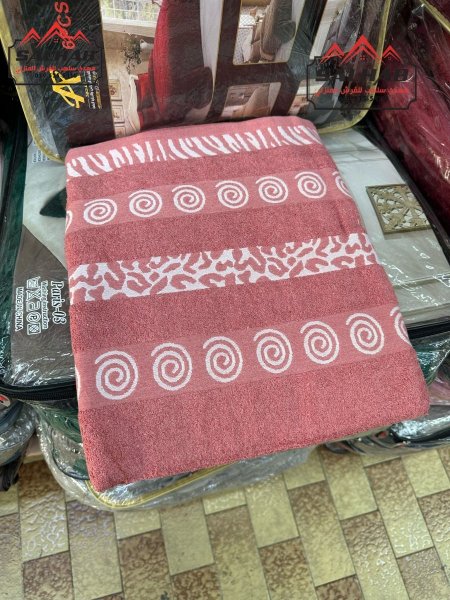 احمر
